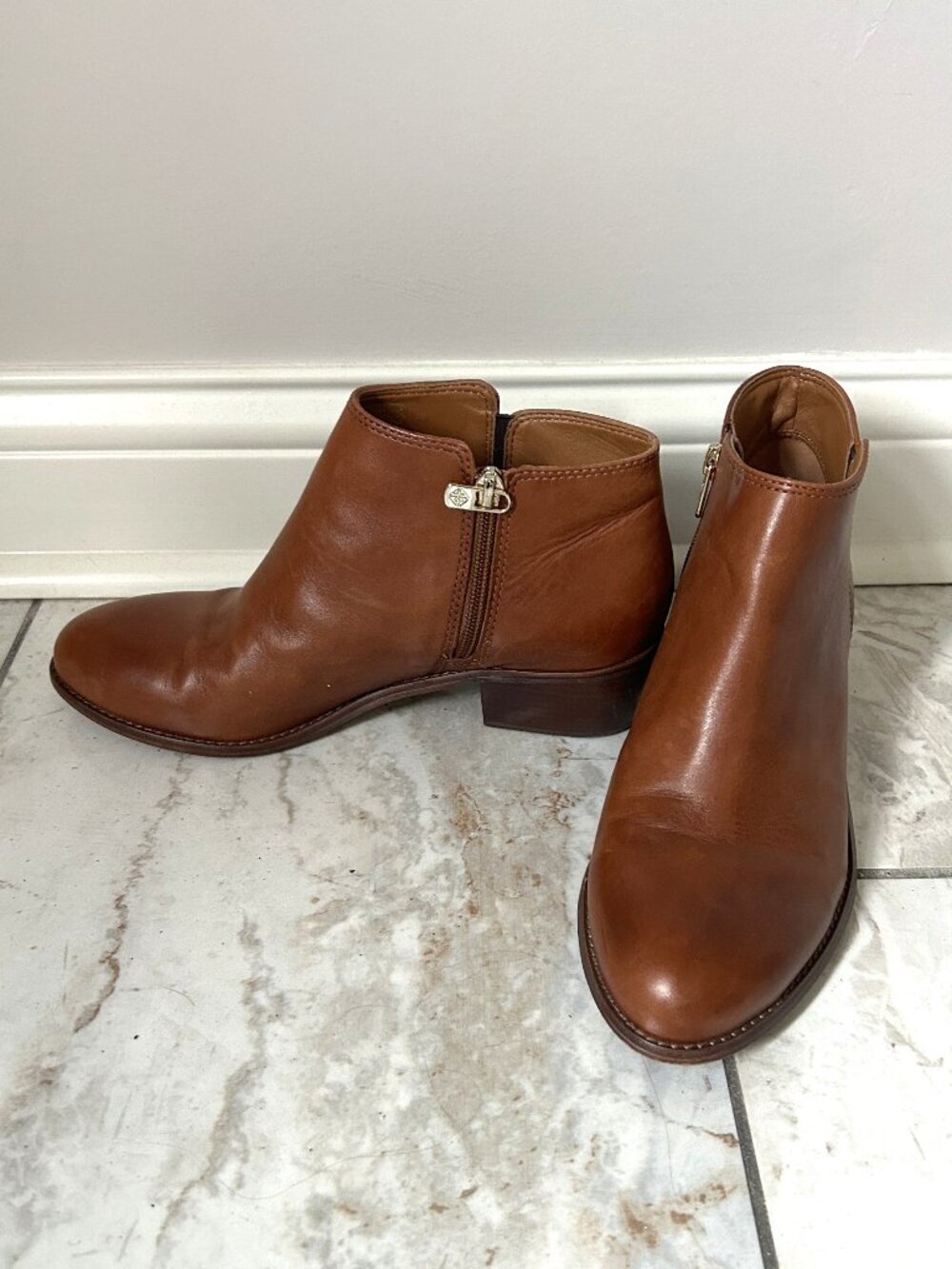 Antonio Melani Womens 9M Brown Leather Ankle Boots Side Zip Booties Cognac - Picture 2 of 10